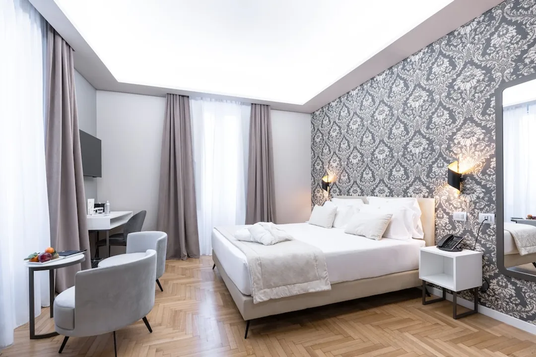 Hotel Caravita-Deluxe Room-4