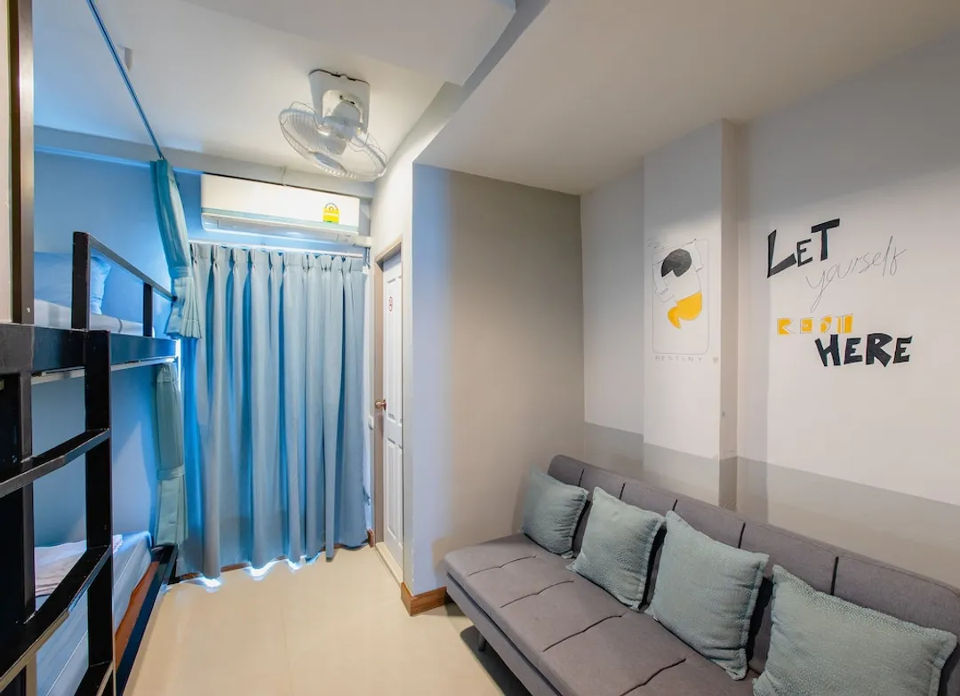 Restiny Hostel-Family Room 6 Beds-6