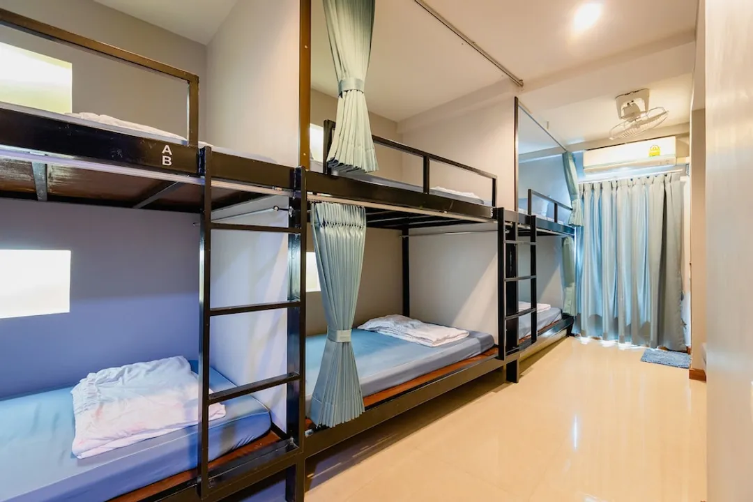 Restiny Hostel-Family Room 6 Beds-5