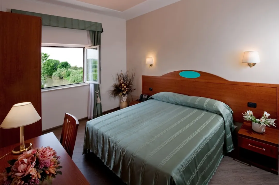 Hotel Roma Tiburtina-Deluxe Double Room-5