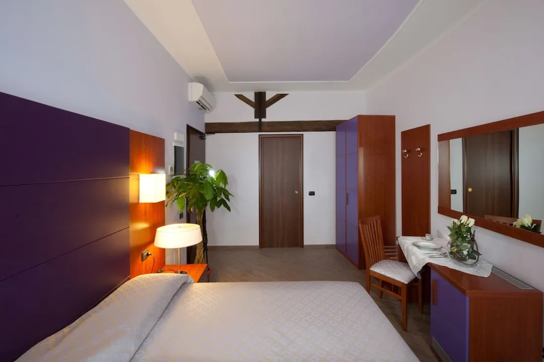 Hotel Roma Tiburtina-Deluxe Double Room-4