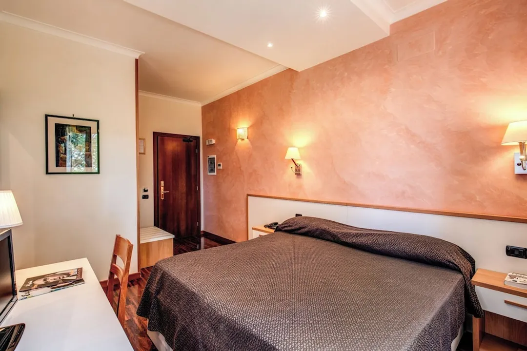 Hotel Roma Tiburtina-Deluxe Double Room-1