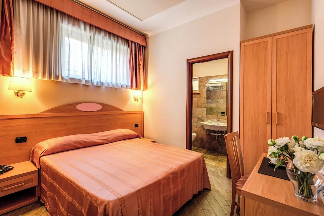 Hotel Roma Tiburtina-Deluxe Double Room-18