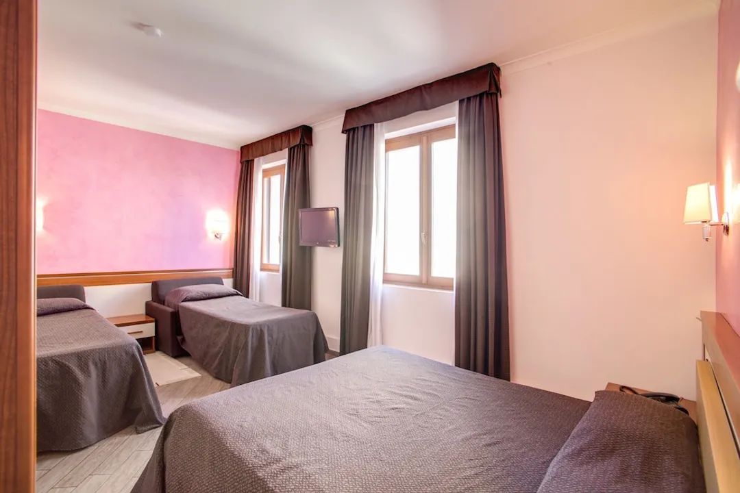 Hotel Roma Tiburtina-Triple Room-1