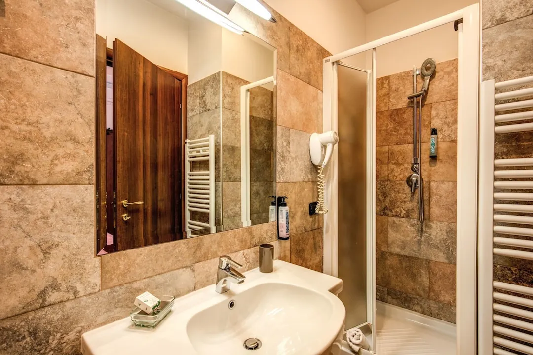 Hotel Roma Tiburtina-Triple Room-16
