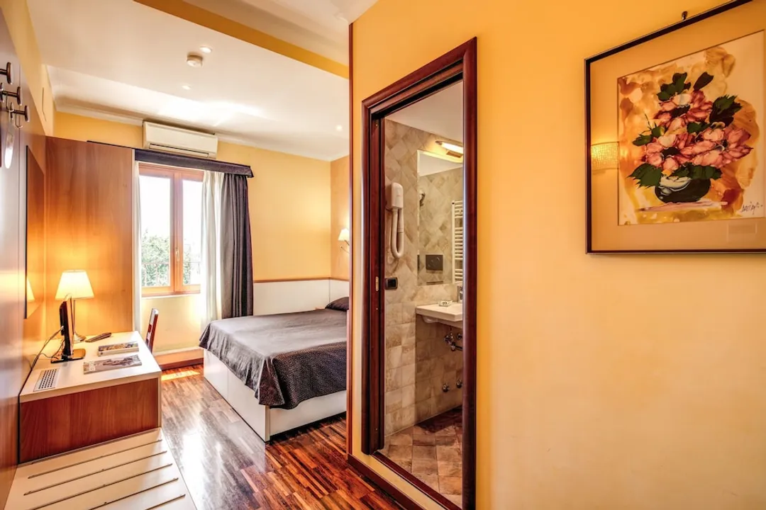 Hotel Roma Tiburtina-Triple Room-11