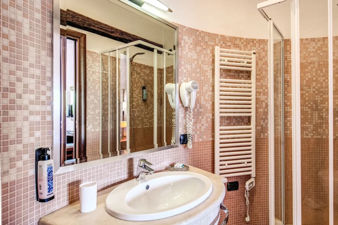 Hotel Roma Tiburtina-Triple Room-9