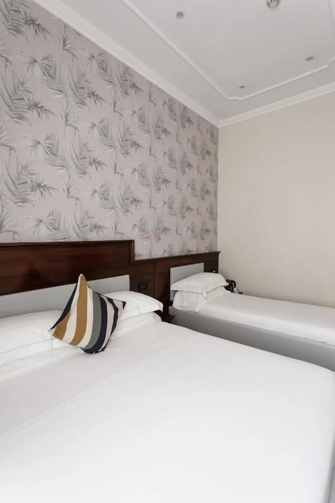 Esposizione Boutique-Triple Room-4