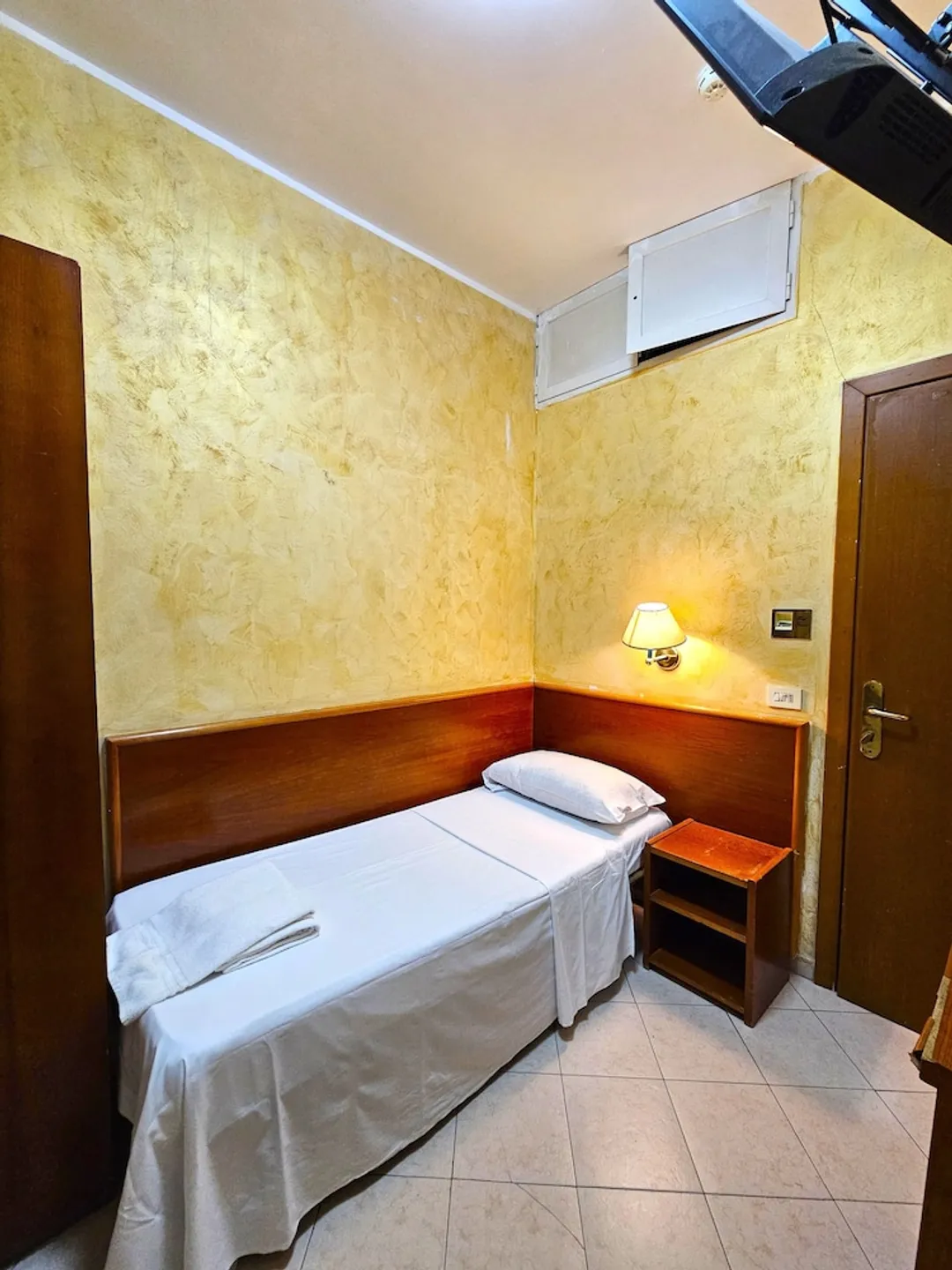 Ferrari-Single Room-1