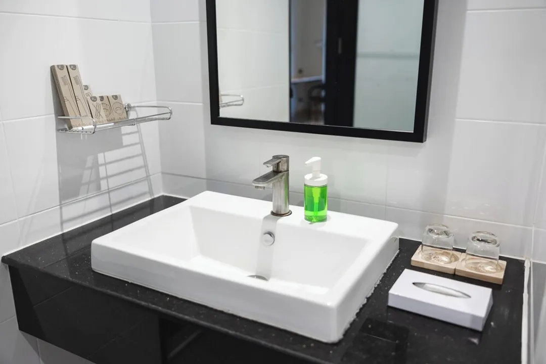 皇家河畔飯店 - SHA Extra Plus 認證-Premier Modern Room King bed (River View)-9