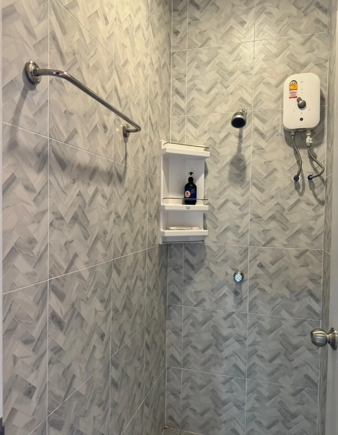 Deco Lux Hotel-Standard Shared Bathroom-7