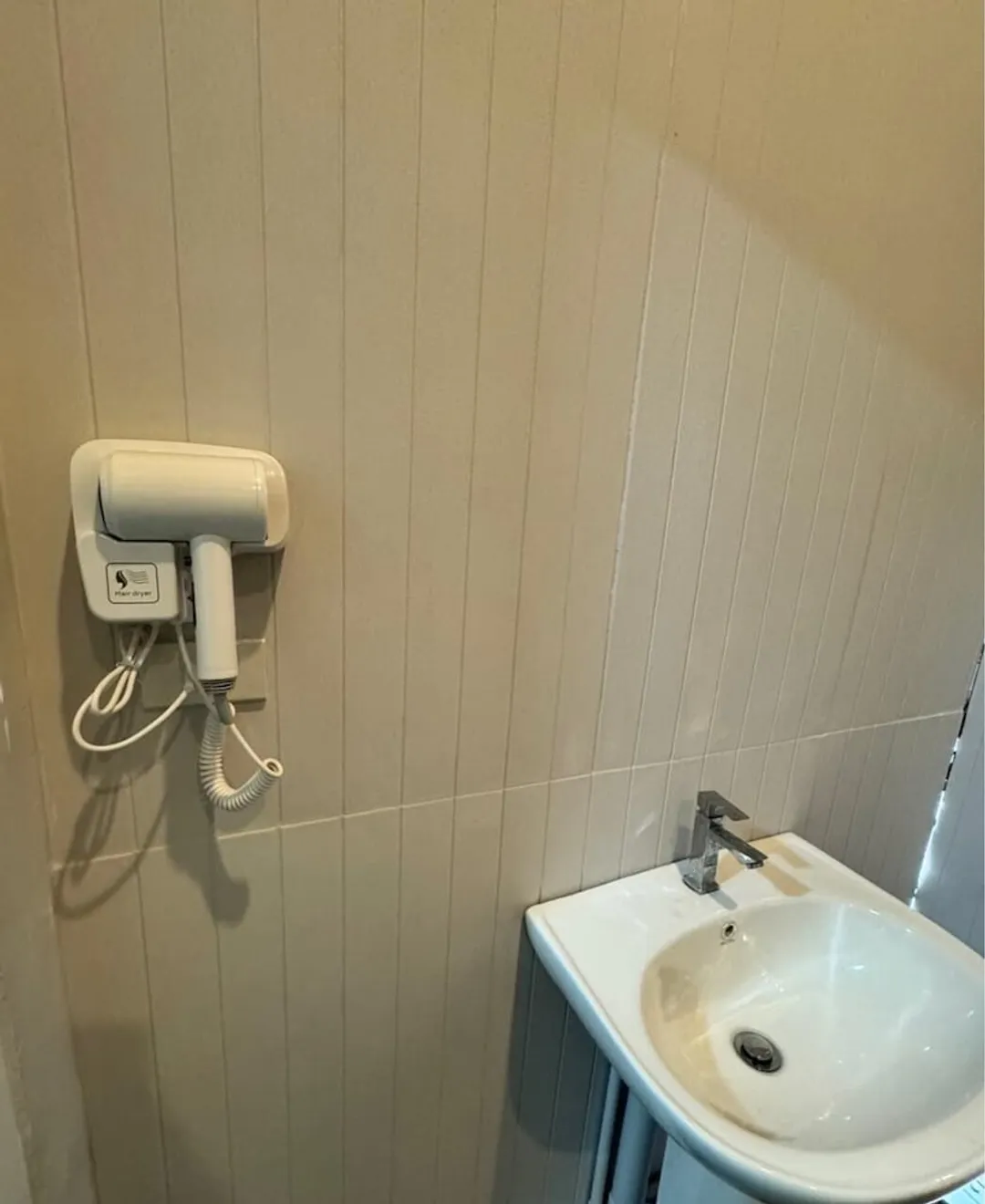 Deco Lux Hotel-Standard Shared Bathroom-8