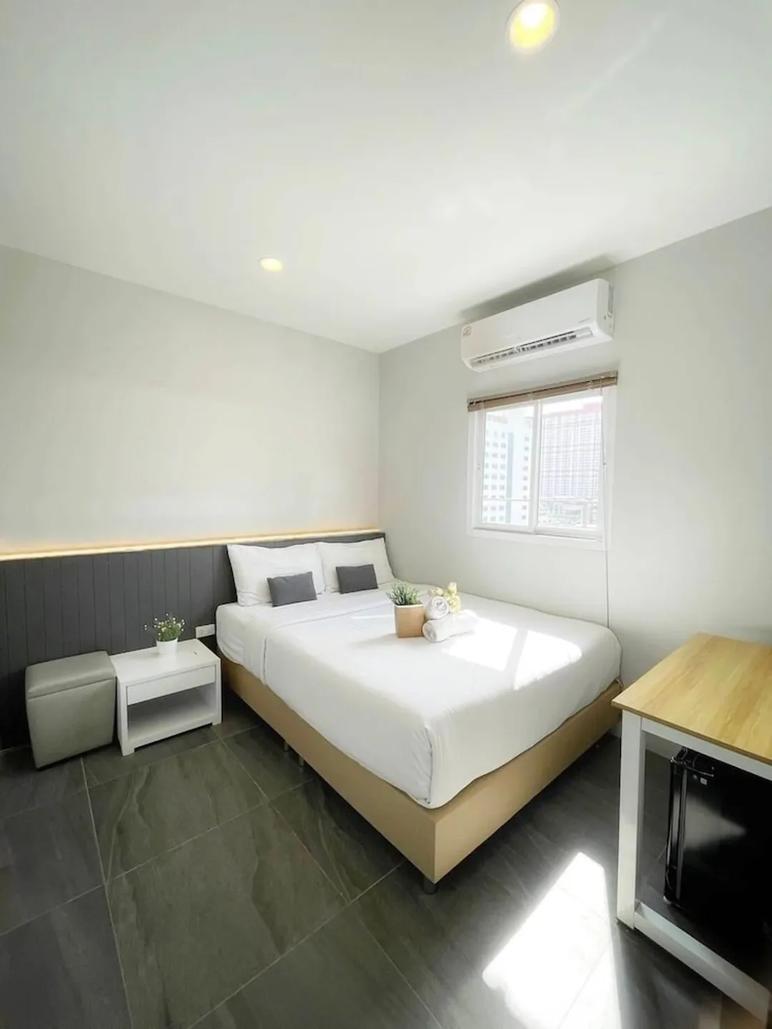 Deco Lux Hotel-Standard Shared Bathroom-2