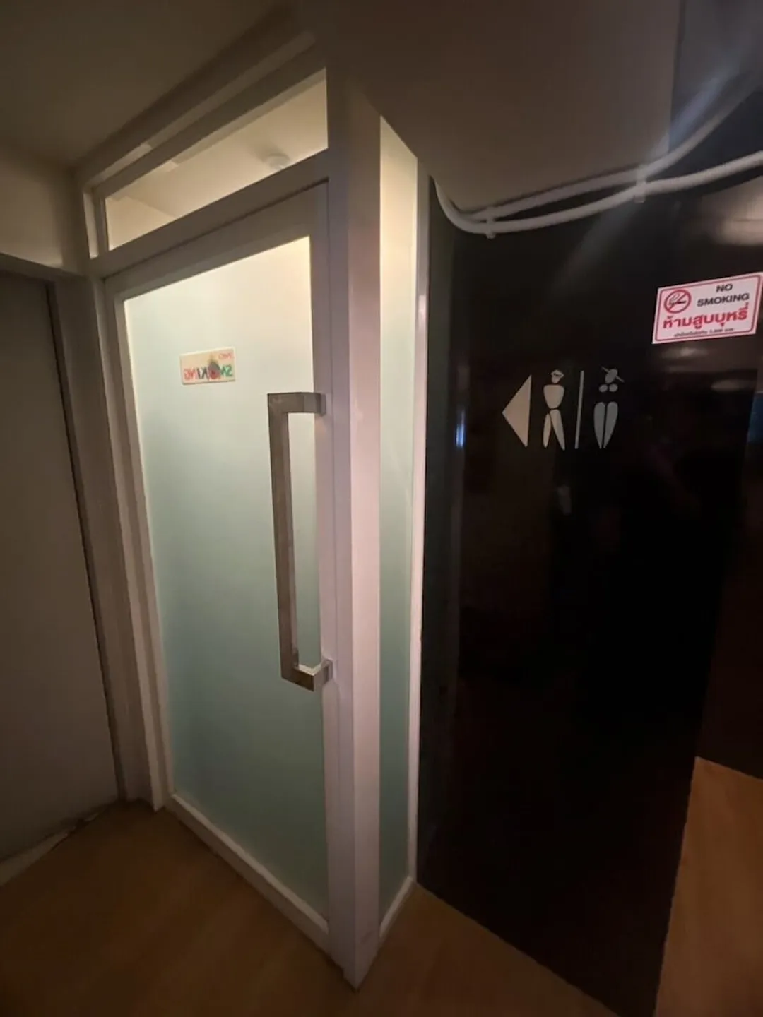 Deco Lux Hotel-Triple shared Bathroom-9