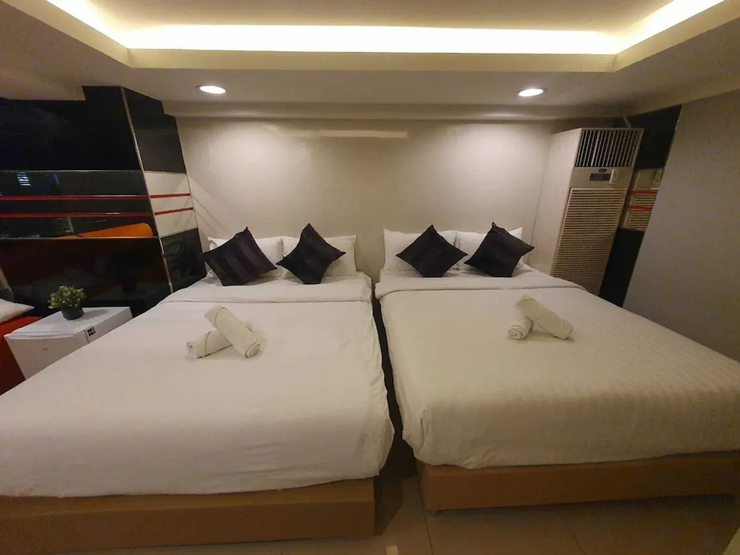 Deco Lux Hotel-Triple shared Bathroom-7