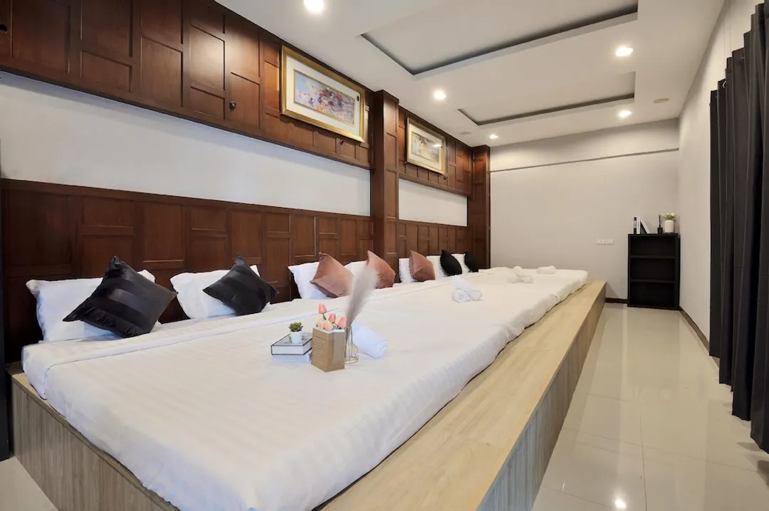 Deco Lux Hotel-Family Studio-1