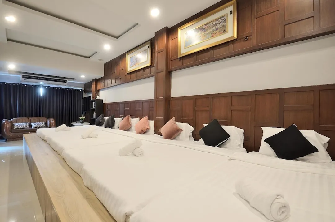 Deco Lux Hotel-Family Studio-6