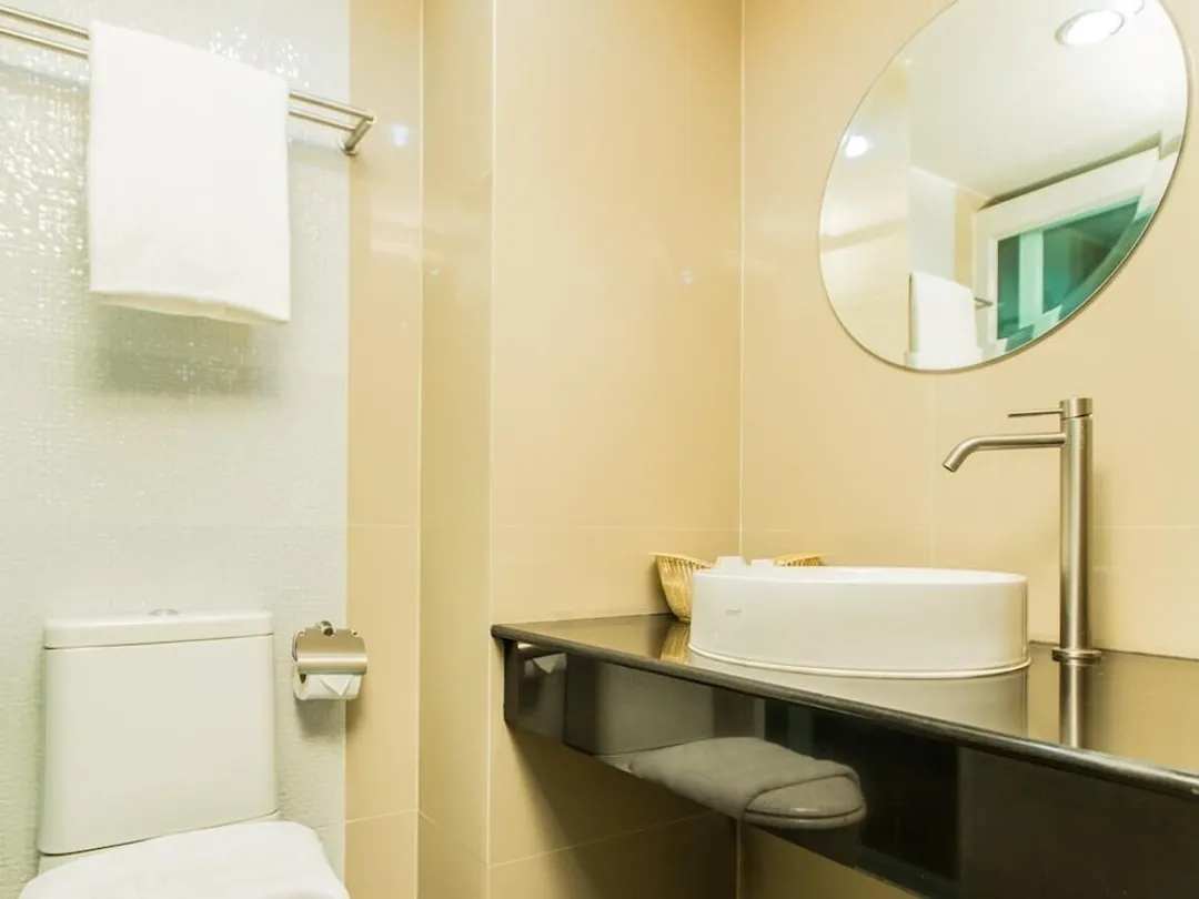 Deco Lux Hotel-Family Studio-7