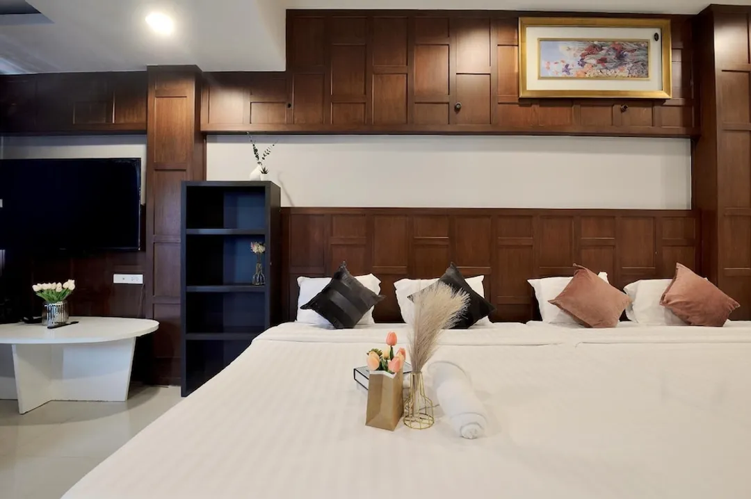 Deco Lux Hotel-Family Studio-5