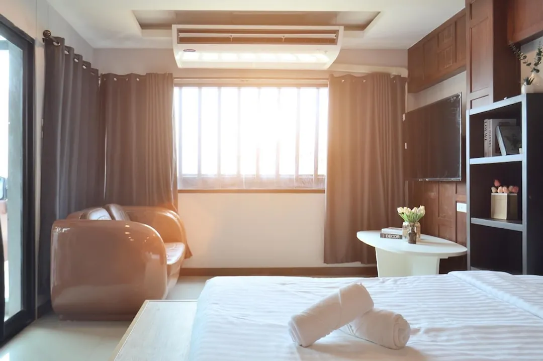 Deco Lux Hotel-Family Studio-4