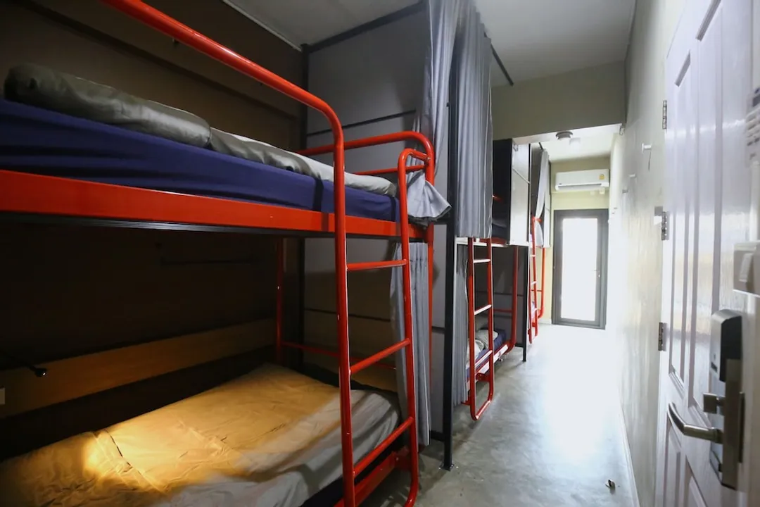 히어 위 고 방콕-6-Bed Female Dorm Room-3