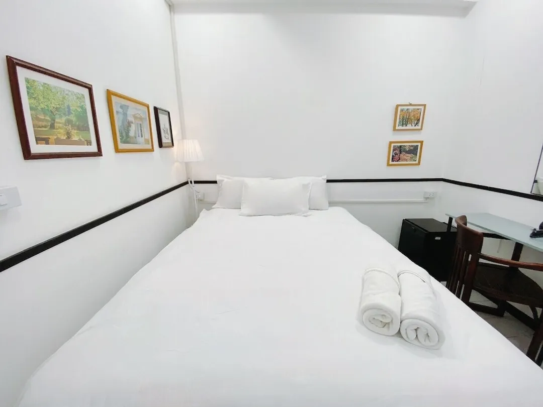 Bob House MRT Hua Lamphong-Studio-4