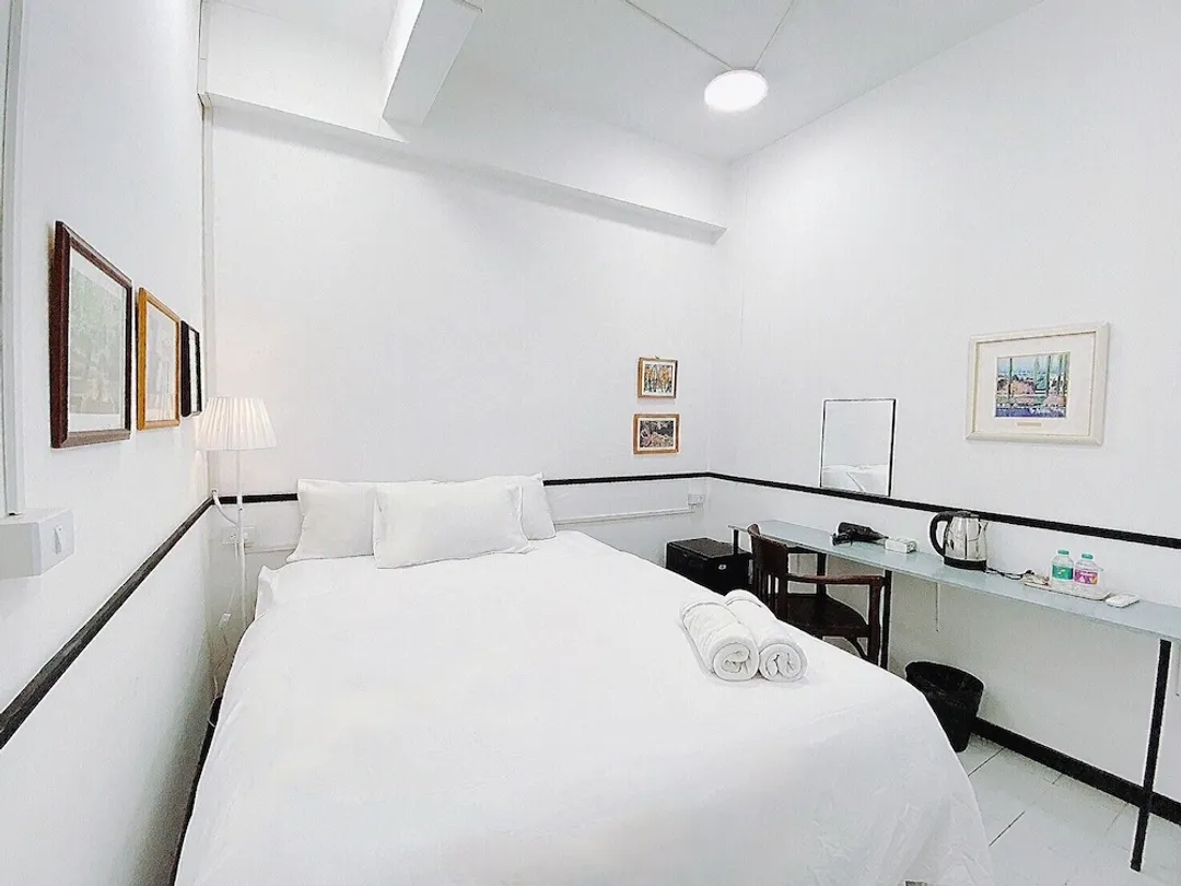 Bob House MRT Hua Lamphong-Studio-1