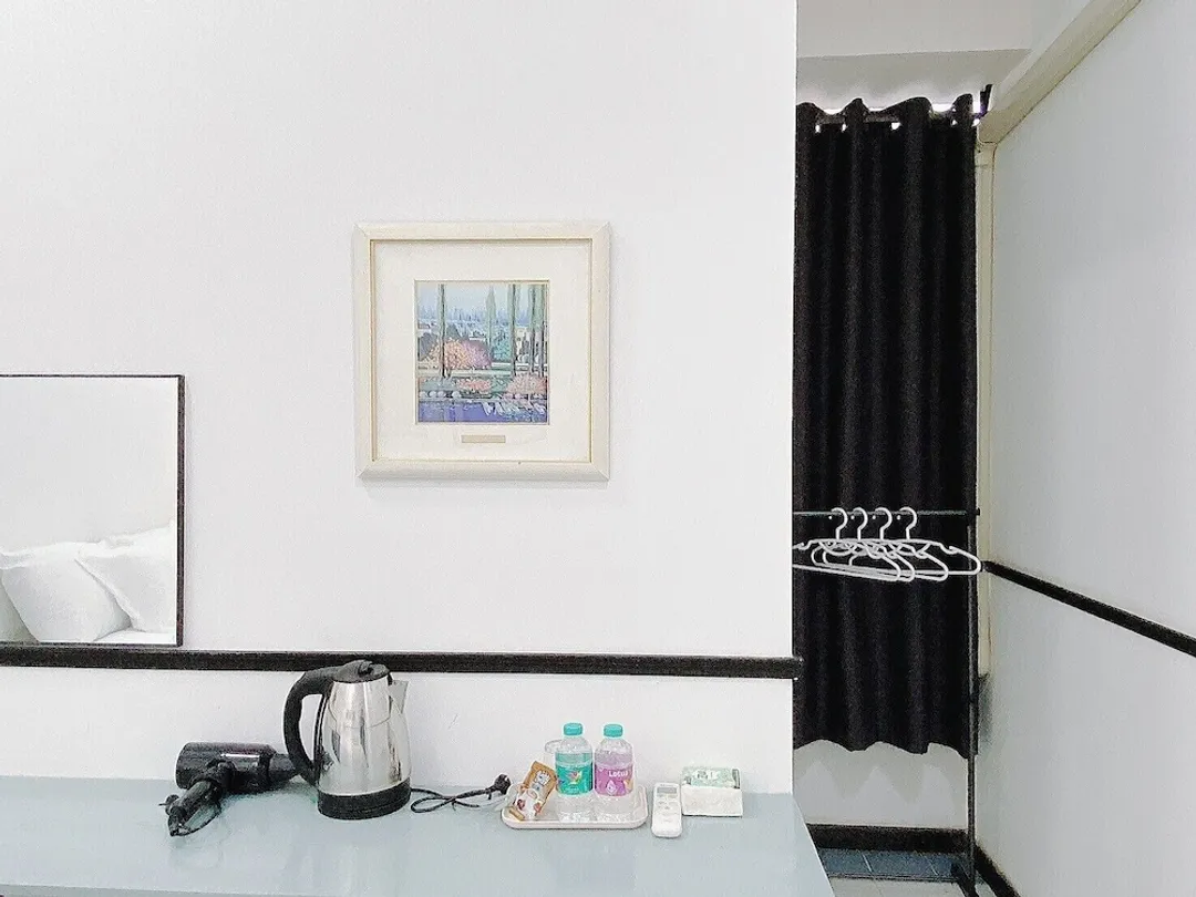 Bob House MRT Hua Lamphong-Studio-2