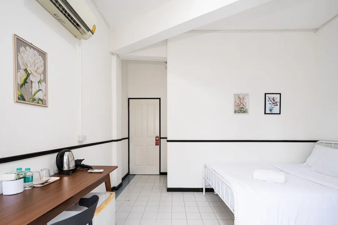 Bob House MRT Hua Lamphong-Deluxe Double Room, City View-10