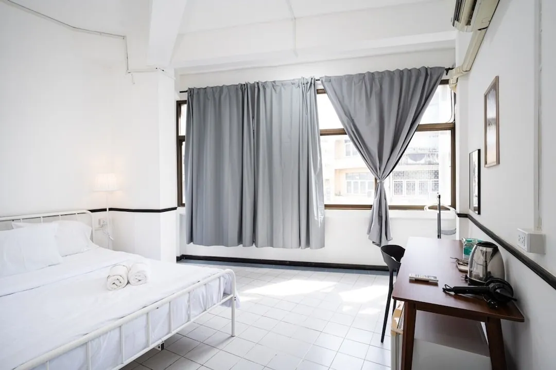 Bob House MRT Hua Lamphong-Deluxe Double Room, City View-9