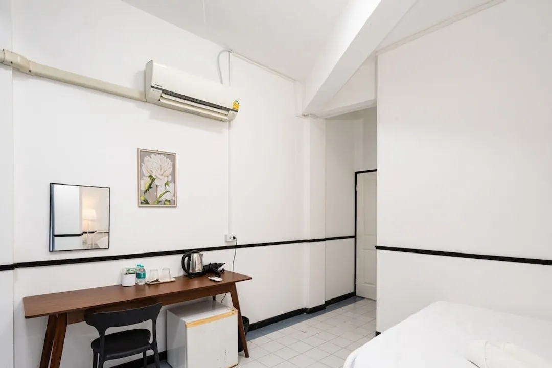 Bob House MRT Hua Lamphong-Deluxe Double Room, City View-8