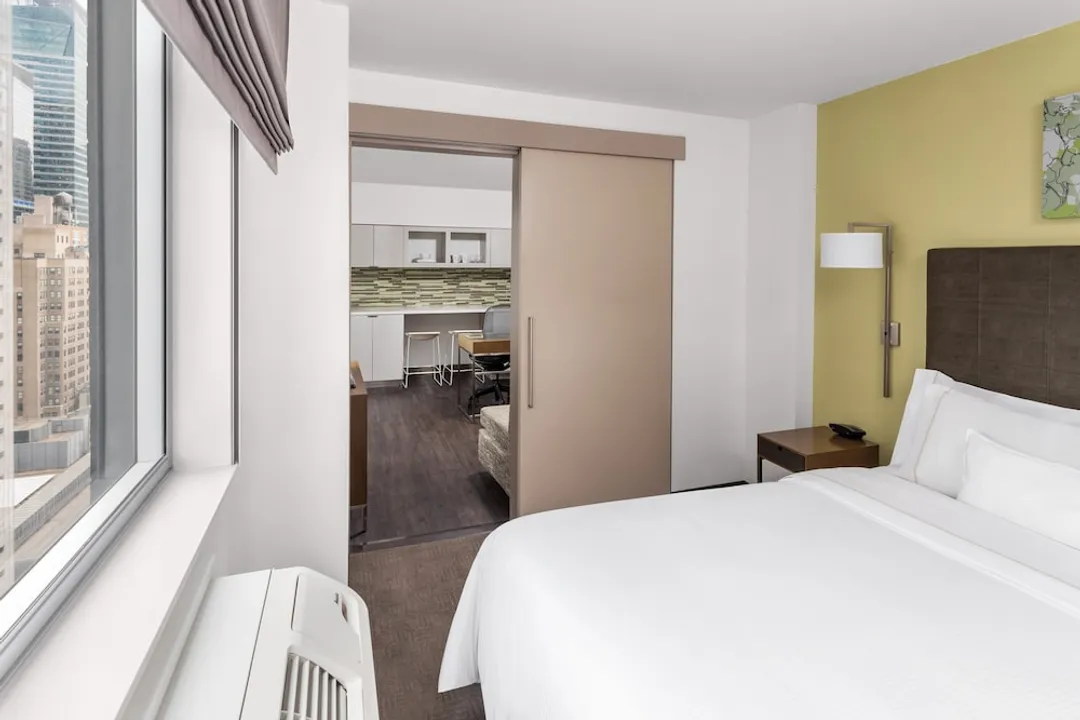 纽约时代广场西元素酒店-传统客房, 1 张特大床 (Mobility Accessible, Roll-in Shower)-4