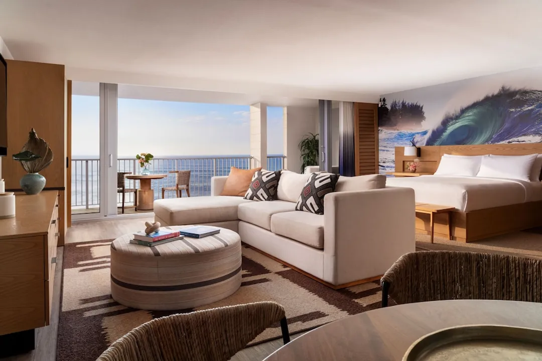 더 리츠칼튼 오아후, 터틀 베이-Suite, 1 King Bed, Oceanfront (Mobility/Hearing Access, Roll in Shower)-1
