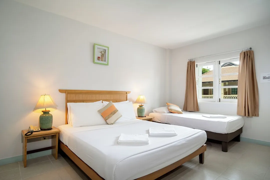 Le Palm Hotel-Double or Twin Room, Balcony, Pool View-4