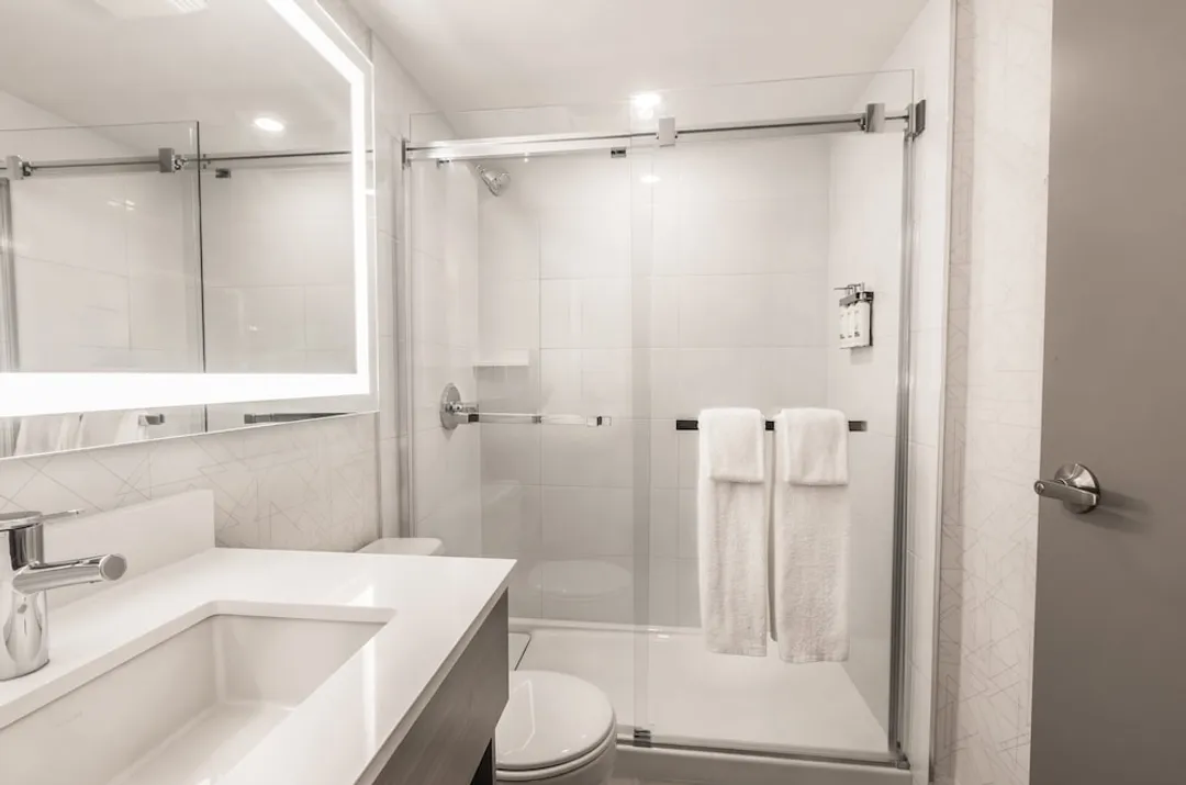 Holiday Inn Express Toronto - North York by IHG-Standard Room-2