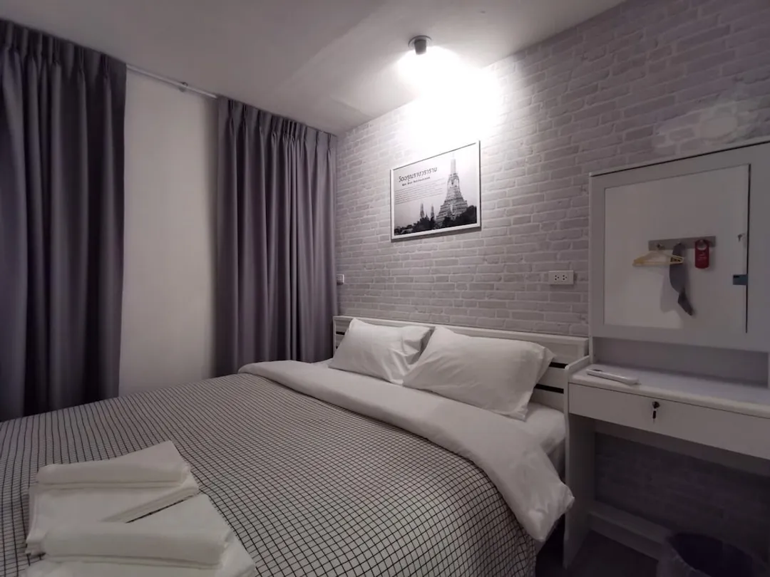 ホワイト ハウス ホステル-Double Room Shared Bathroom-1