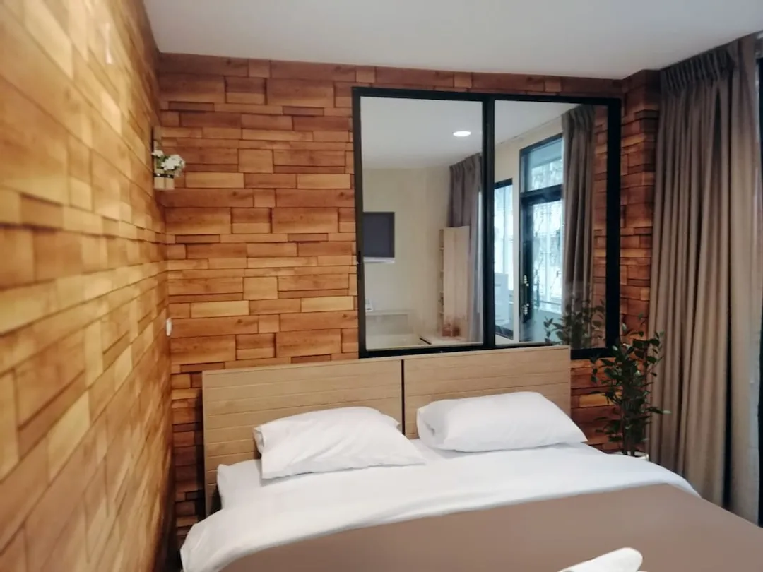 ホワイト ハウス ホステル-Deluxe Room Shared Bathroom-1