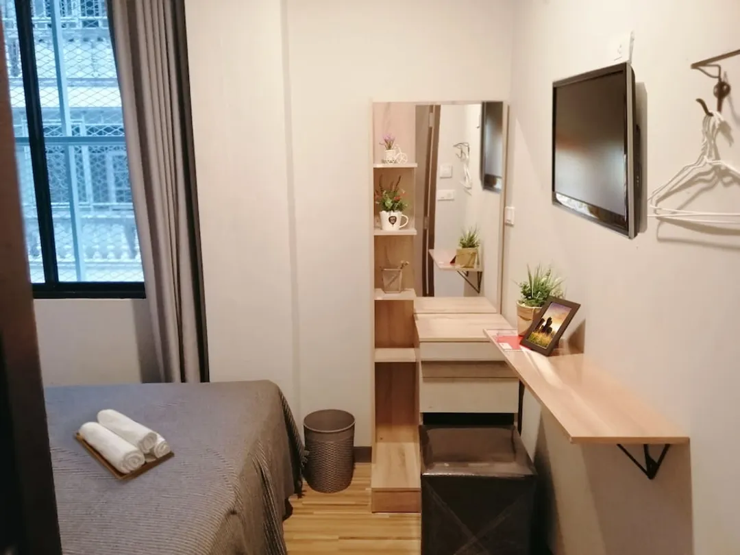ホワイト ハウス ホステル-Deluxe Room Shared Bathroom-3