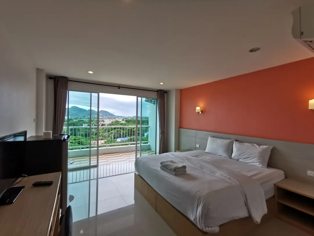 The Base Hua Hin-高級雙人房-5