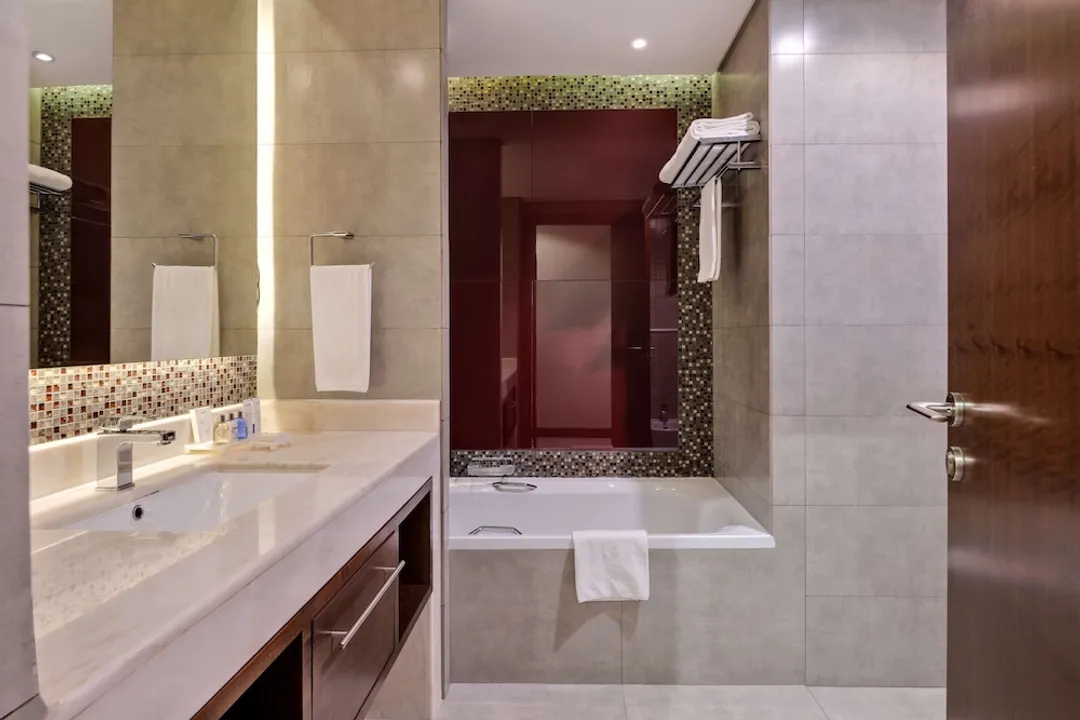 래디슨 블루 호텔 두바이 워터프론트-주니어 스위트 (Lounge Access)-8