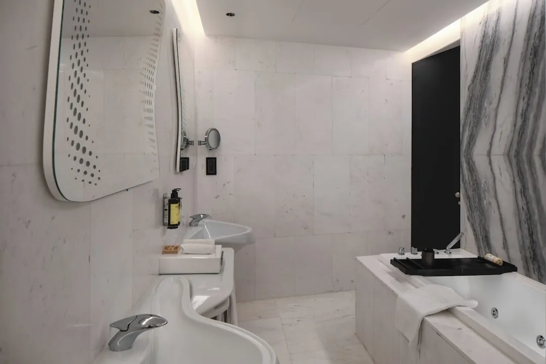 ミー ドバイ バイ メリア-Beyond ME + Suite with Burj Khalifa View and Jacuzzi-4