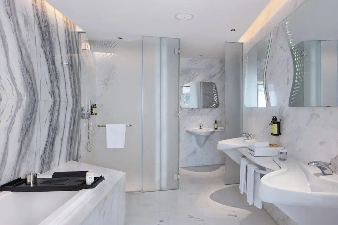 ミー ドバイ バイ メリア-Beyond ME + Suite by Zaha Hadid and Jacuzzi (2+1)-4