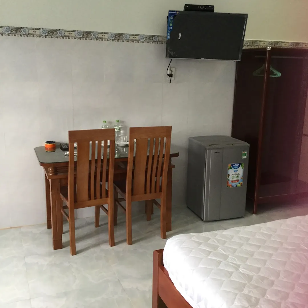 Hotel Nguyen Toan-Basic Single Room, 1 Queen Bed-4