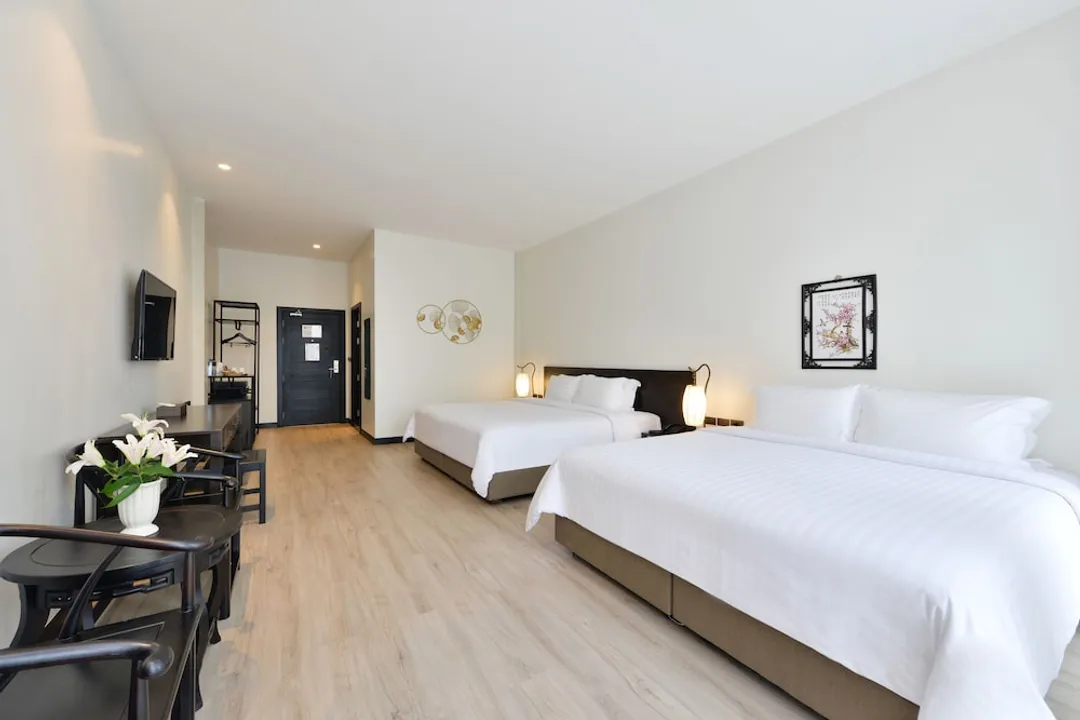 Old Thai Heng Hotel-Family Deluxe Room-2