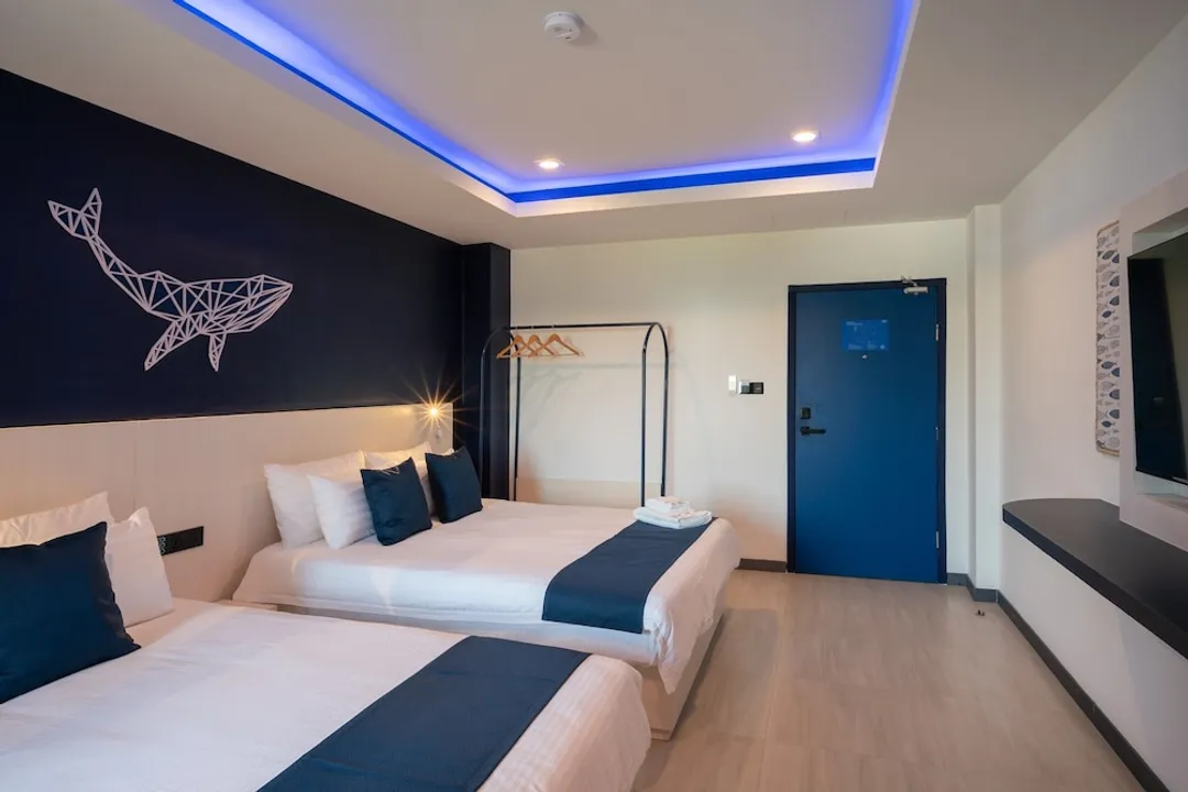 Akira Pattaya-Premier Twin Room-1