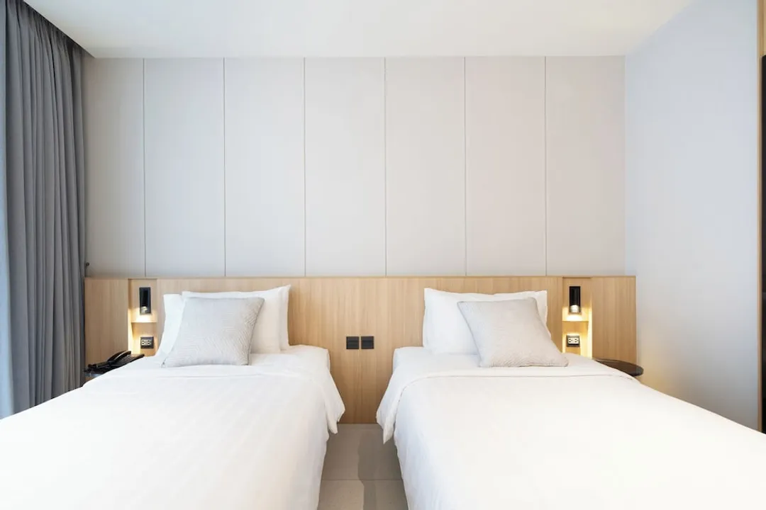 沙吞桑飯店-Deluxe Twin Room-13