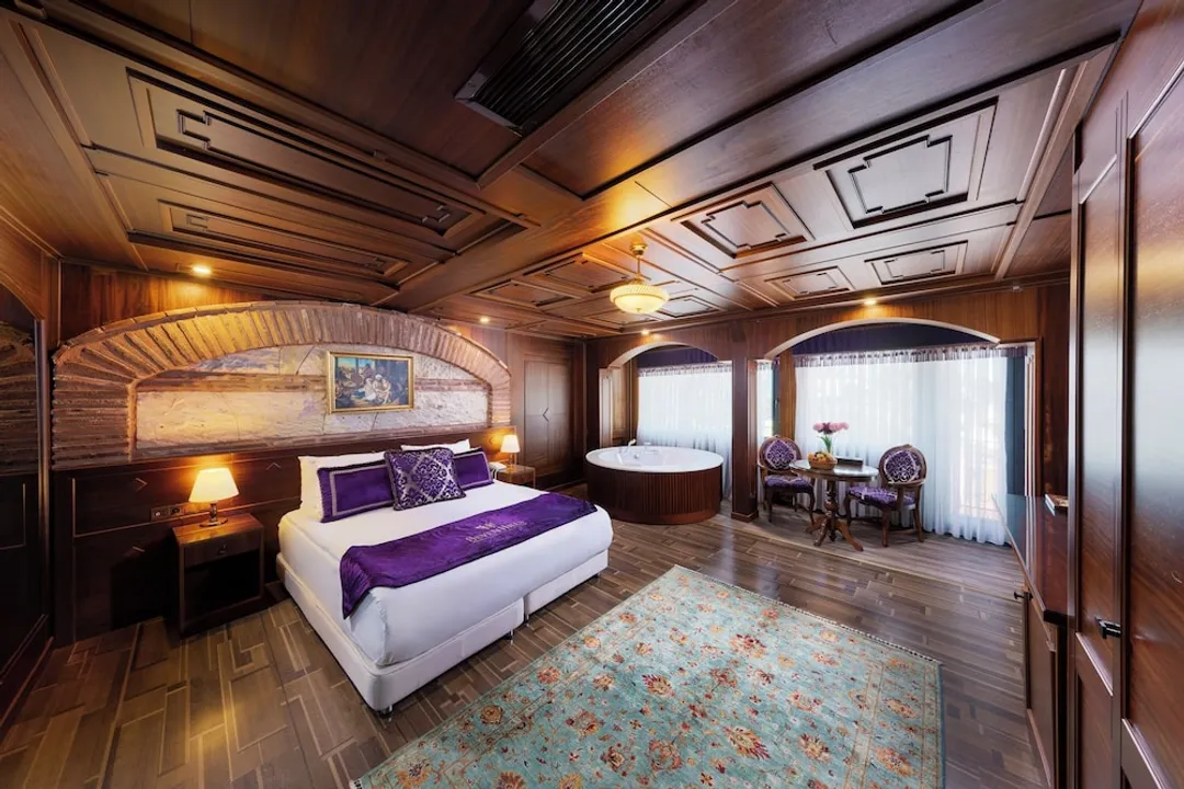 七山特級飯店-King Suite With Hagia Sophia View-4