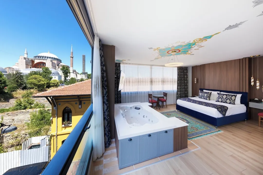 七山特級飯店-Queen Suite Hagia Sophia View-5