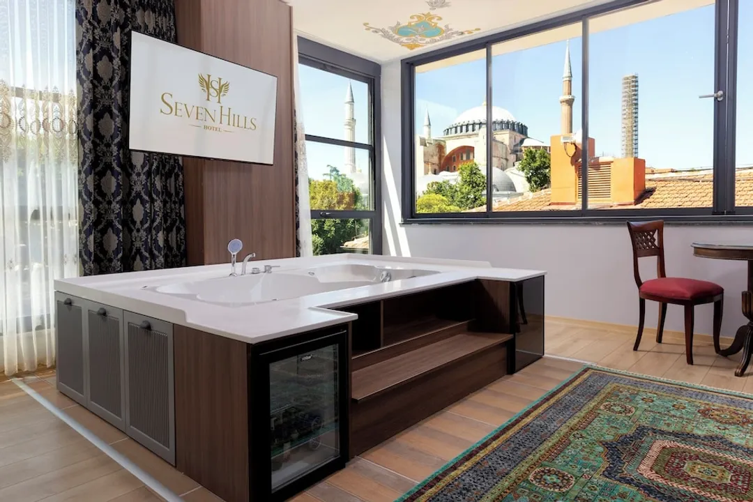 七山特級飯店-Queen Suite Hagia Sophia View-6