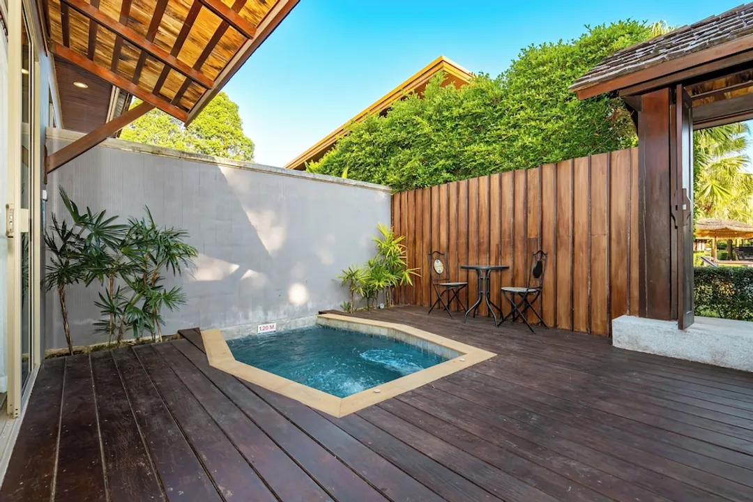 マラバールプールヴィラプーケット-Deluxe triple room with private pool-7